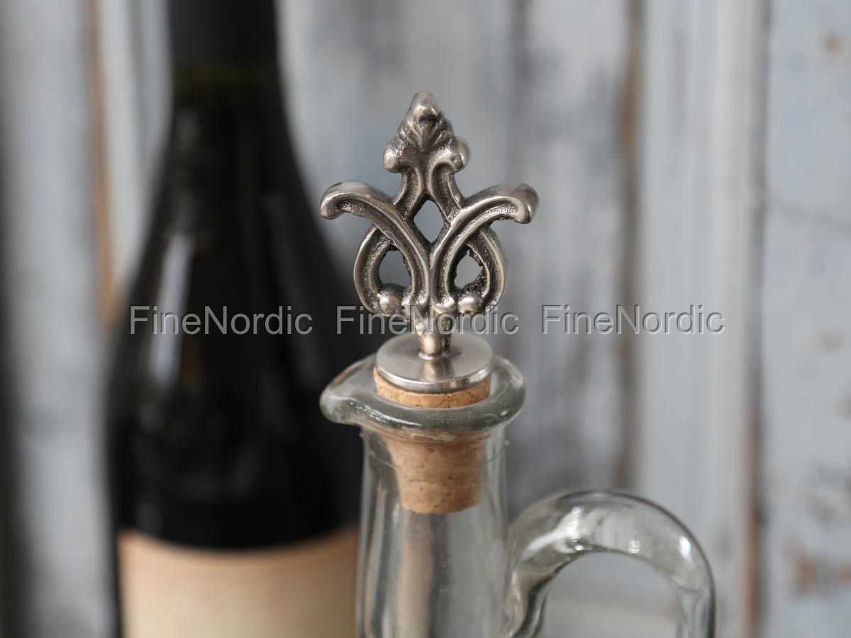 Chic Antique Wine Bottle Stopper With Monogram Silver Chic Antique Wine Bottle Stopper With
