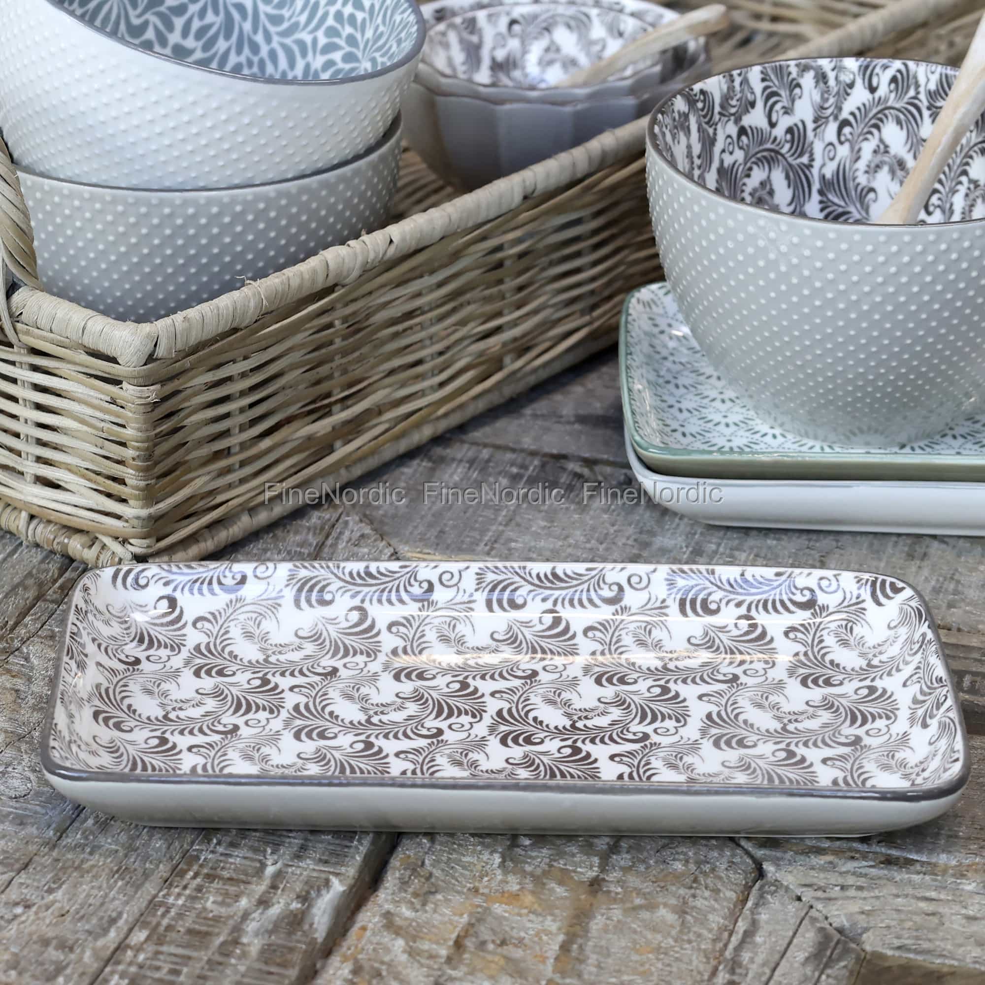 Chic Antique Arés Plate with Pattern Mocca
