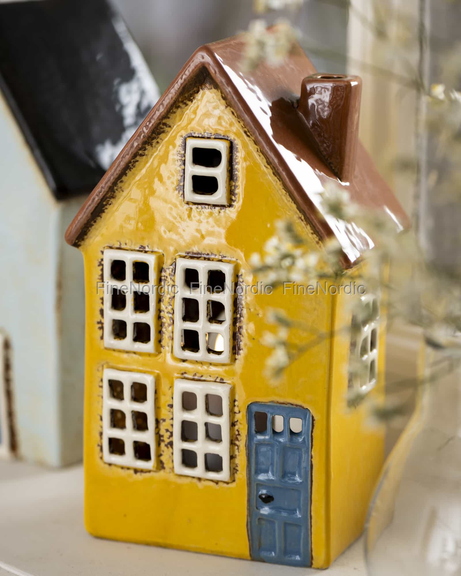 Lucerne Da Tè IB Laursen Casa - Modello My Home Town Con Porta Rossa, 13.5x7.7x16.5 Cm - Foto 3